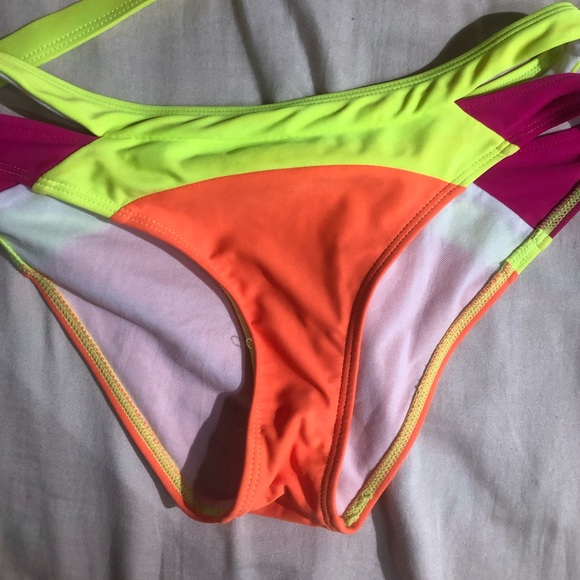 Criss cross neon bikini - Picture 2 of 3